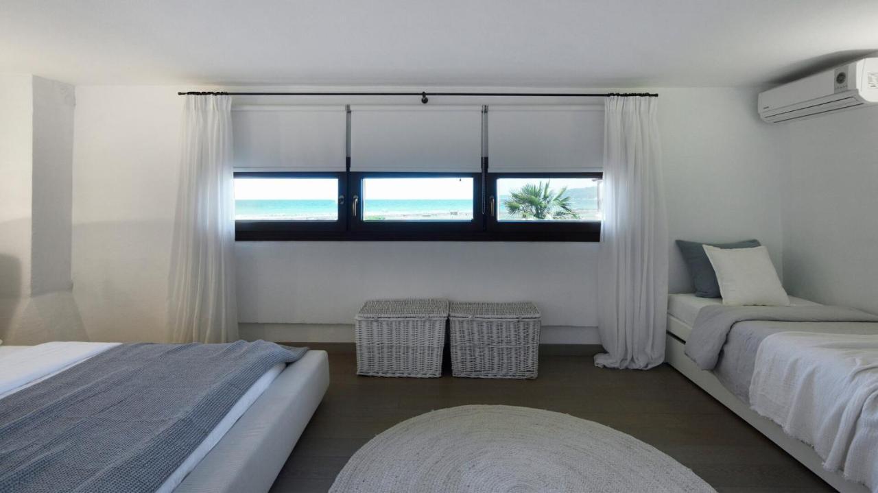 Soleado Beachfront Villa Skála Foúrkas 외부 사진